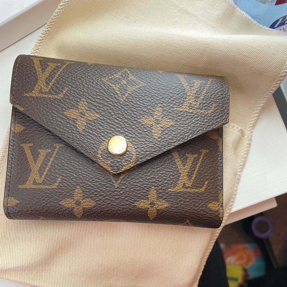 Louis Vuitton VICTORINE WALLET